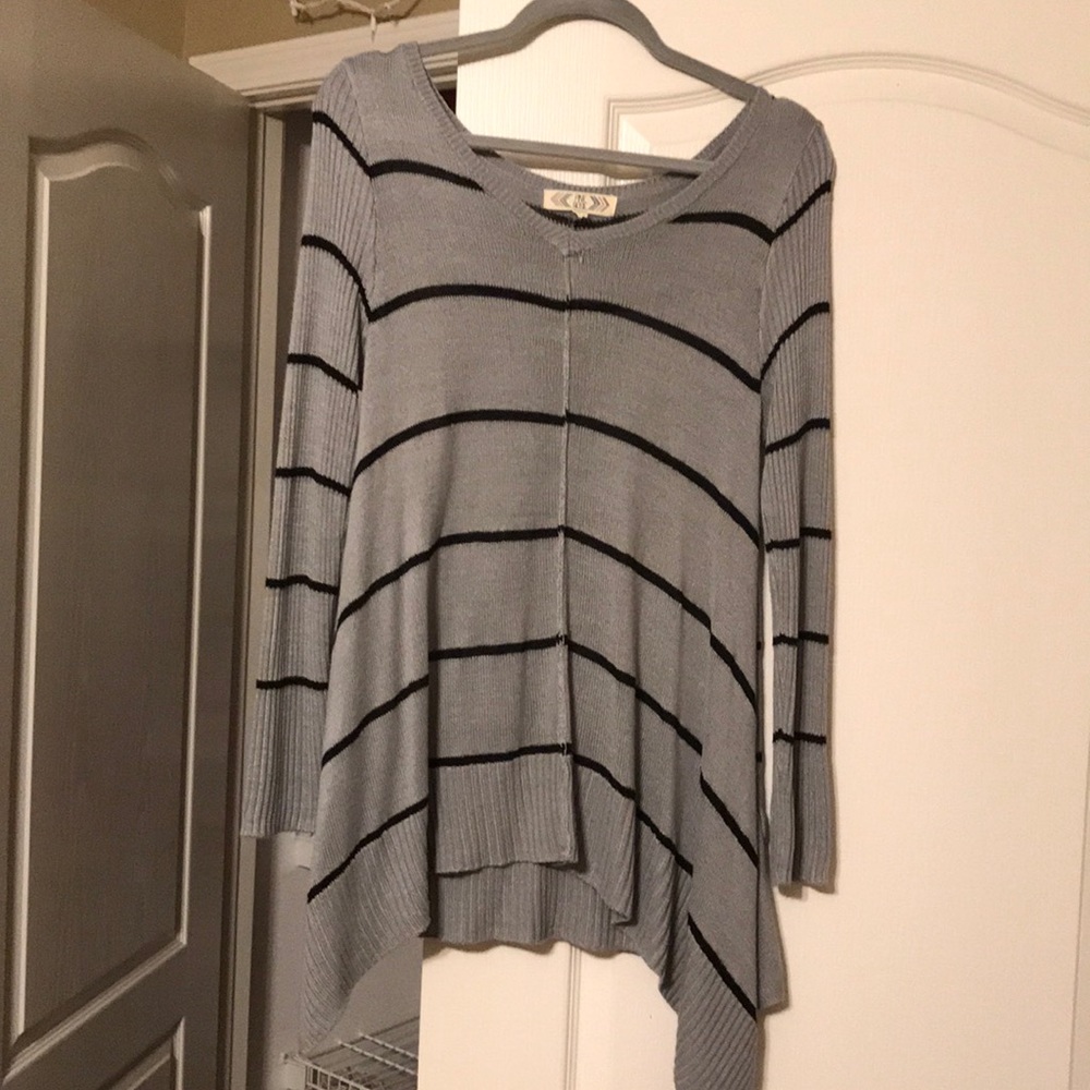 This is a super cute oversized sweater!